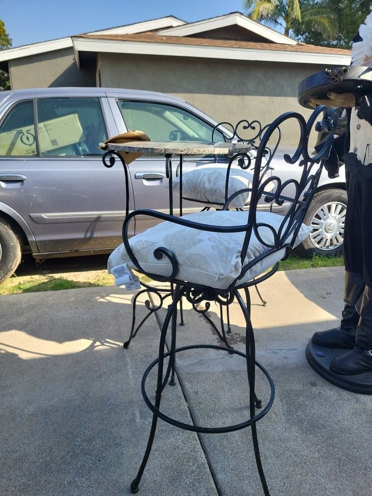 Bistro Table N Chairs 