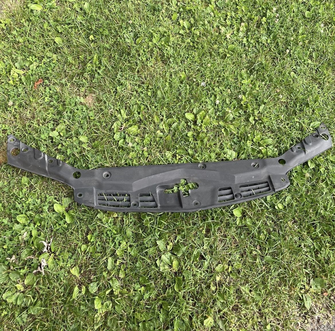 06-08 Acura Tsx Rad Cover