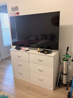 White 6 drawer dresser