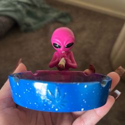 Alien Ashtray 