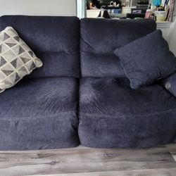 Dual Powered Reclining Loveseat 
