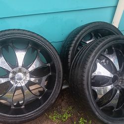 26s 6 Lug Universal Just Missing 1 Cap I'm Asking $350 Pls Don't Msg Me Unless Your Ready To Get Them Thanks 