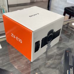 Sony ZV-E10 With 16-50mm
