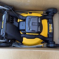 Dewalt XR 2x20V Brushless Mower