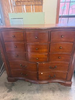 Dresser