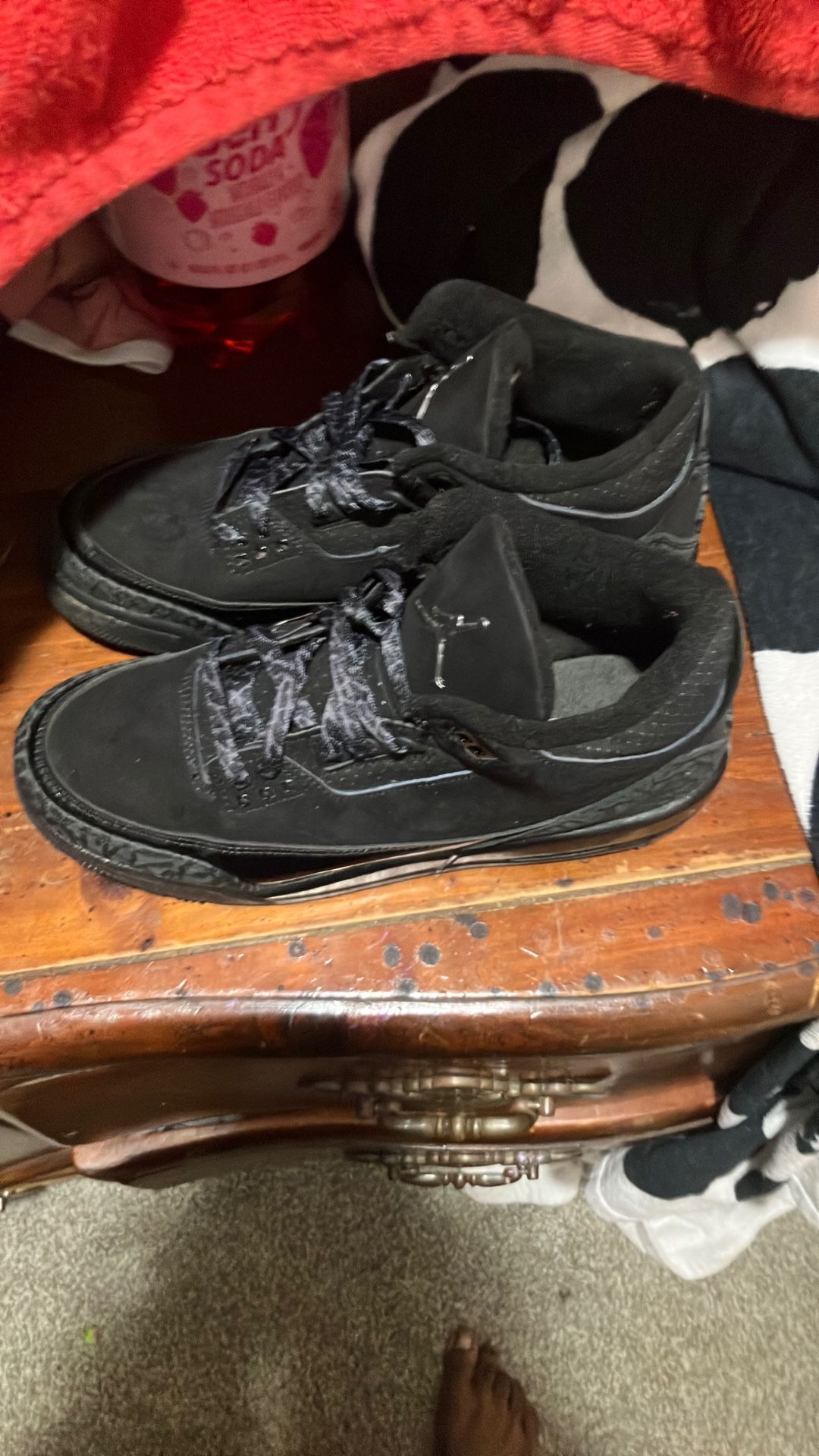 Can’t Fit Anymore And Just Looking To Make Cash Off Of Them Because I Can’t Fit Anymore SIZE 6.5