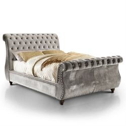 Queen Tufted Sleigh Bed