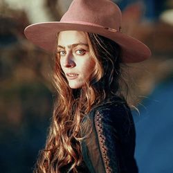 Ruediger Womams Blush Pink Hat Retails $139 Size L 