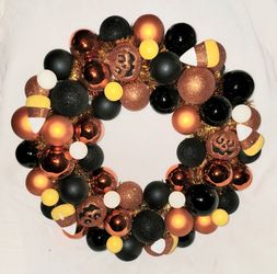 ASHLAND HALLOWEEN BIG 23"X23" CANDY CORN AND PUMPKIN HANGING WREATH--PRICE IS FIRM