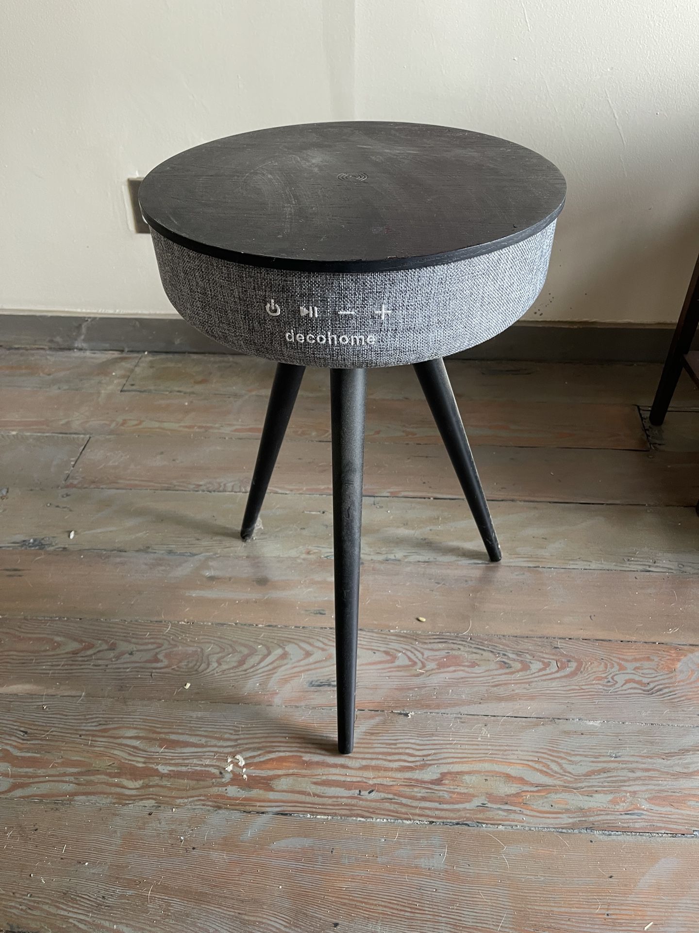 Wireless Charging Side Table Speaker