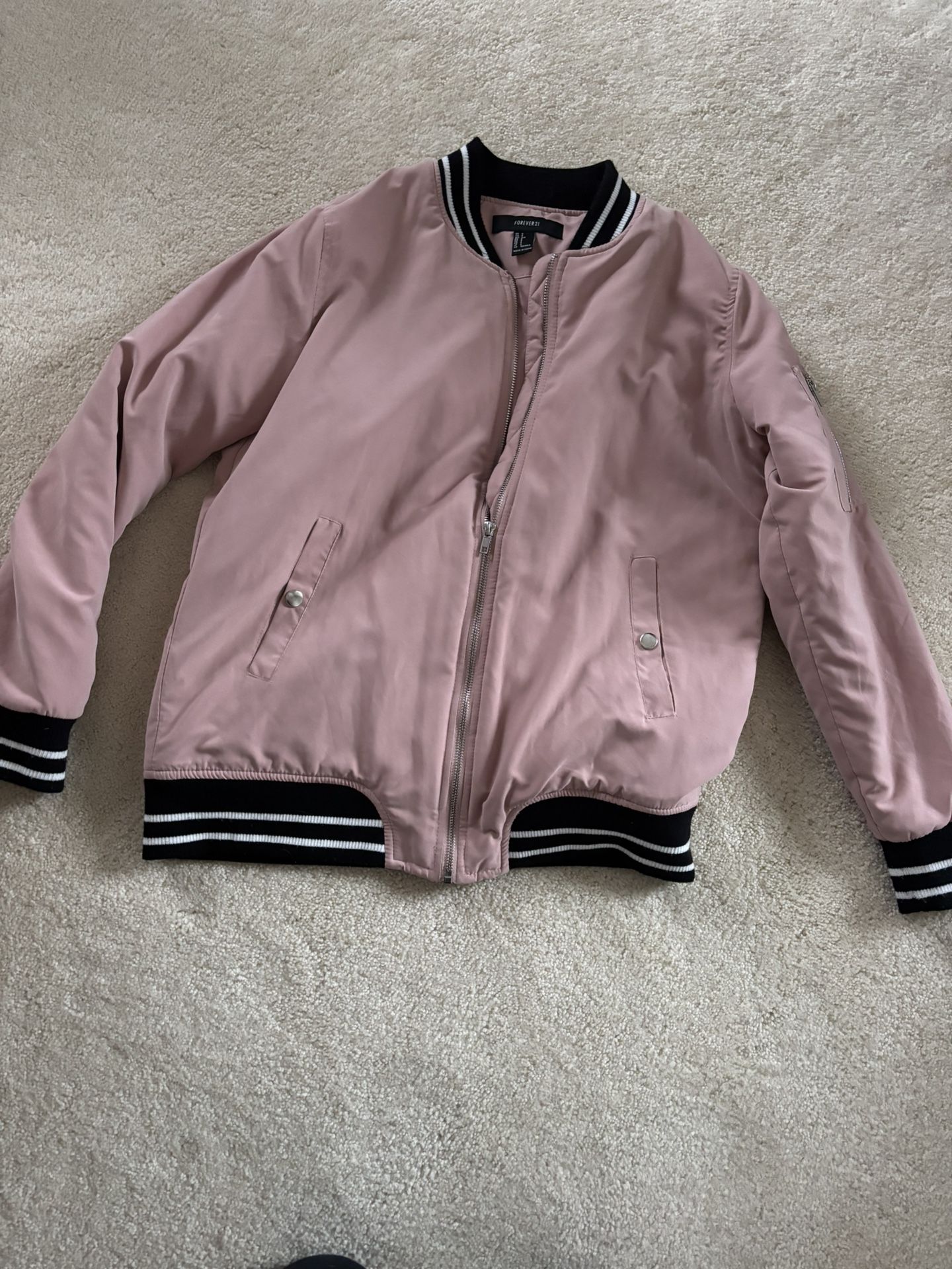 Extremely soft pink bomber jacket Forever 21 Size Small
