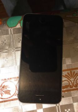 Iphone 5 almost new always kept in otterbox for at&t