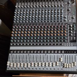 Mackie Onyx 1640 Mixer