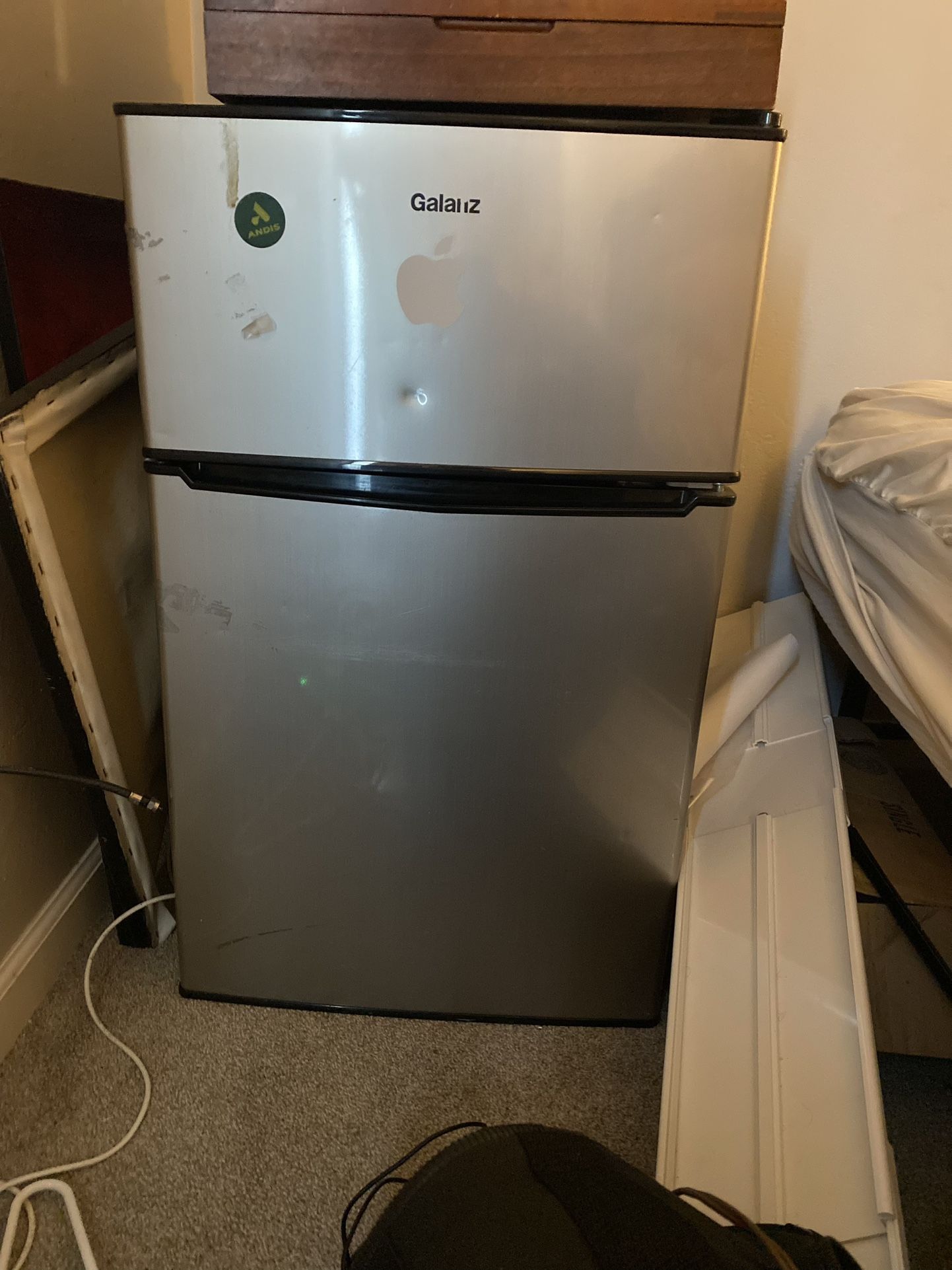 MINI FRIDGE