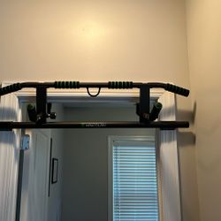 Pull Up Bar & Perfect Push UP
