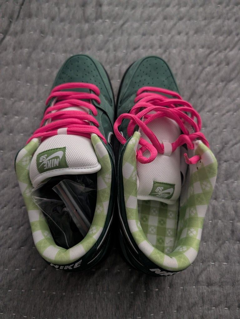 Green Lobster Dunks