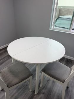 IKEA table/2chairs