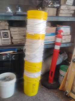12 buckets   25 dallors