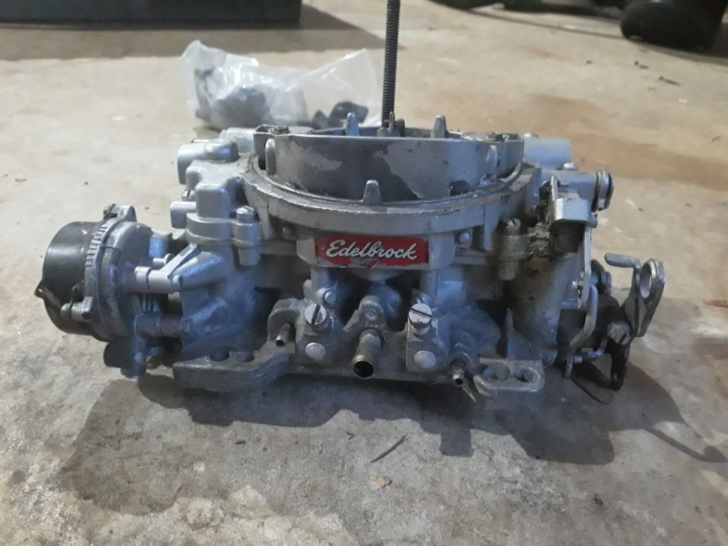 Edelbrock 650cfm 4 barrel carb for Sale in Redmond, WA OfferUp