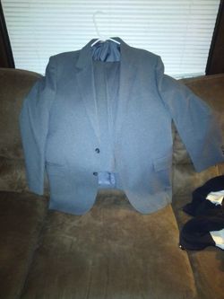 Nice Big Men's Dress Suit Size 40 R Won't Maybe 2 