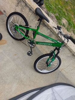 Magna Great Divide Hardtail Mountain Bike