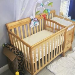 Mini Baby Crib W/ Changing Table  And Mobile 
