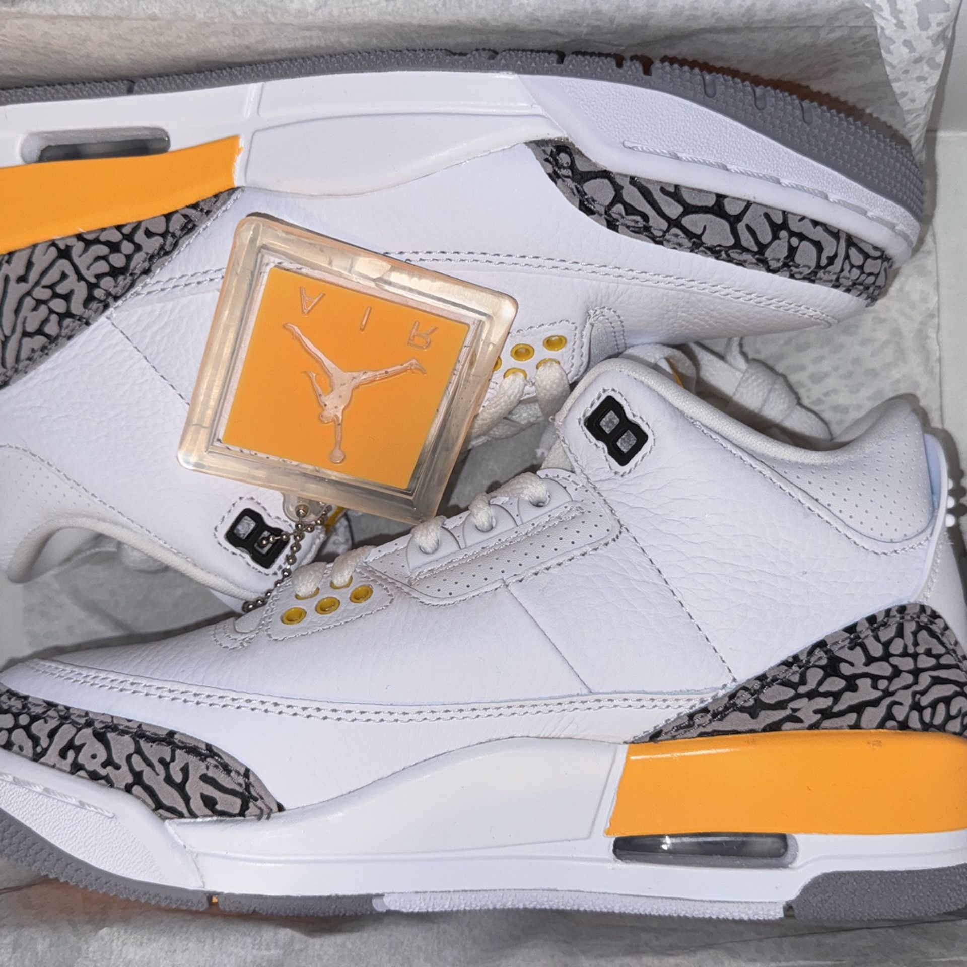 Jordan Retro Laser Orange Size