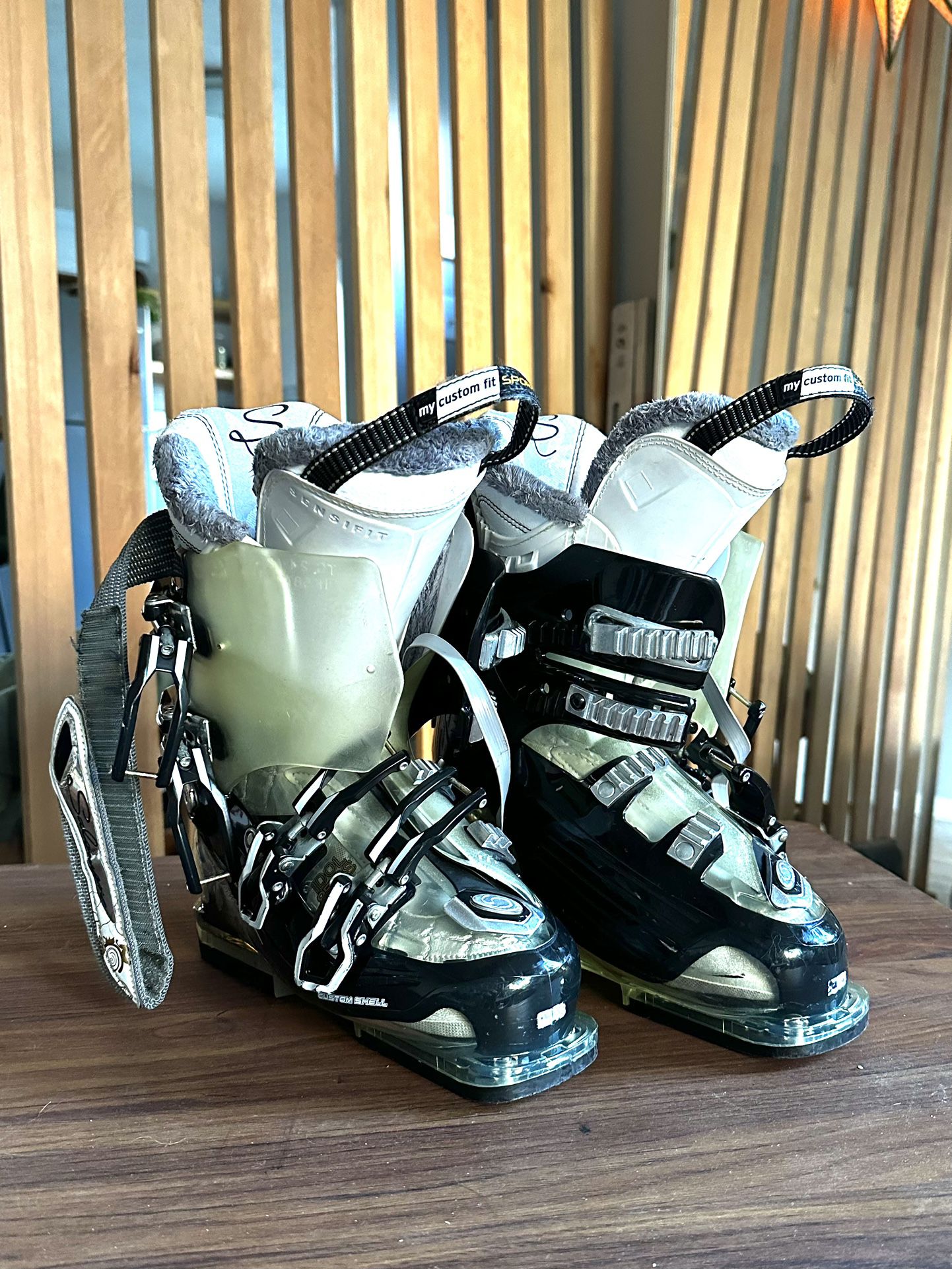 contant geld mengsel Vegen Salomon Ski Boots for Sale in Portland, OR - OfferUp