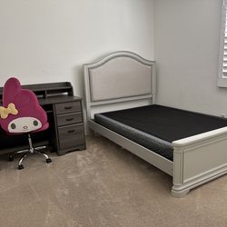 Full size bed frame like new !!! Desk included !!