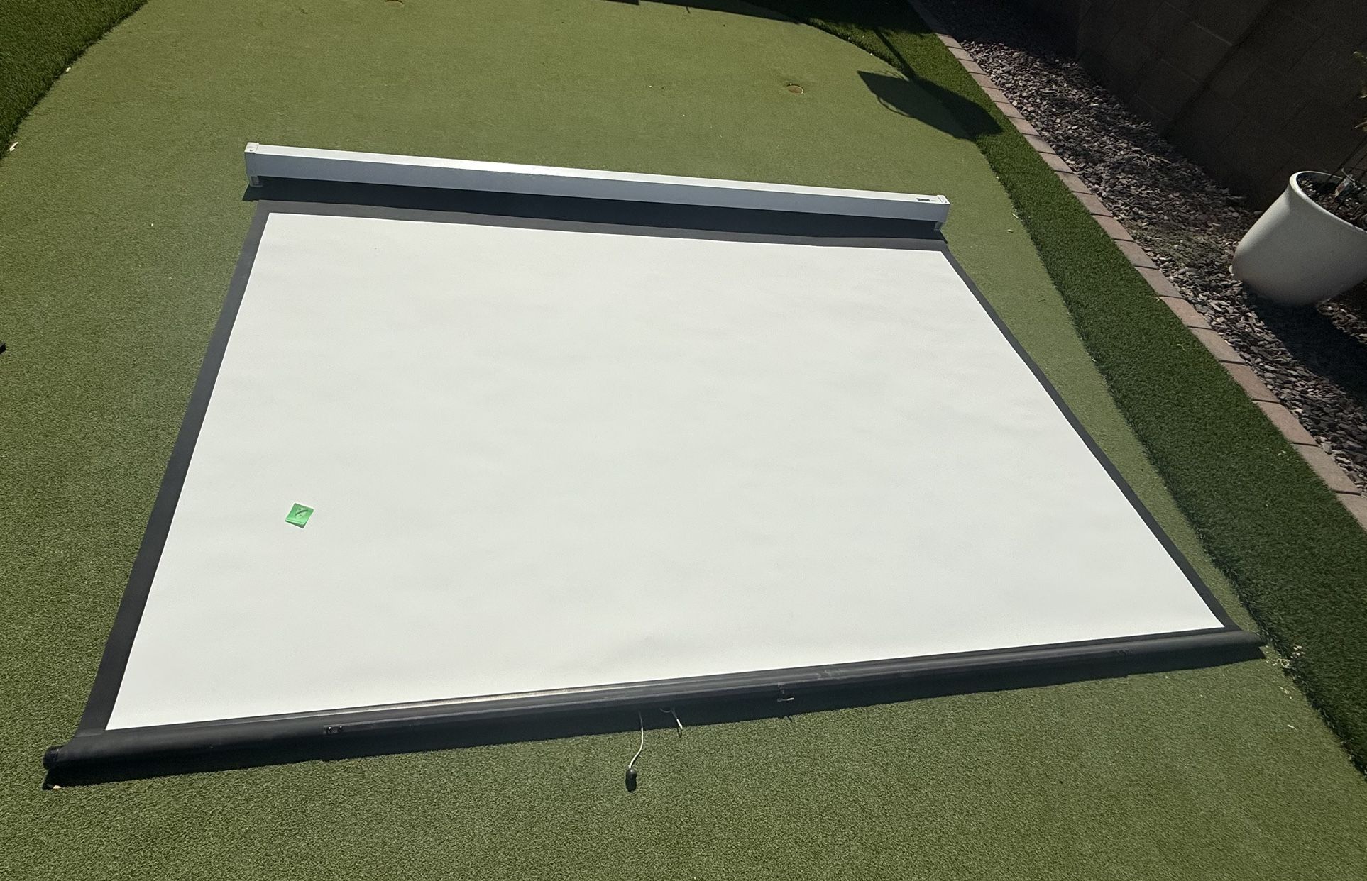 Da-Lite Model C Projection Screen