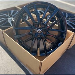 "19 Toyota Camry Gloss Black Rims/Wheels (Exchange available)