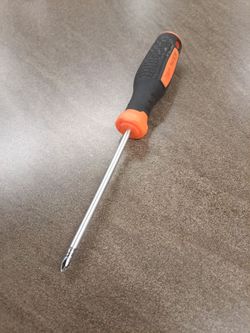 Screw driver