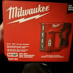 Milwaukee Head had headlamp M12 3’8”Crowm stapler