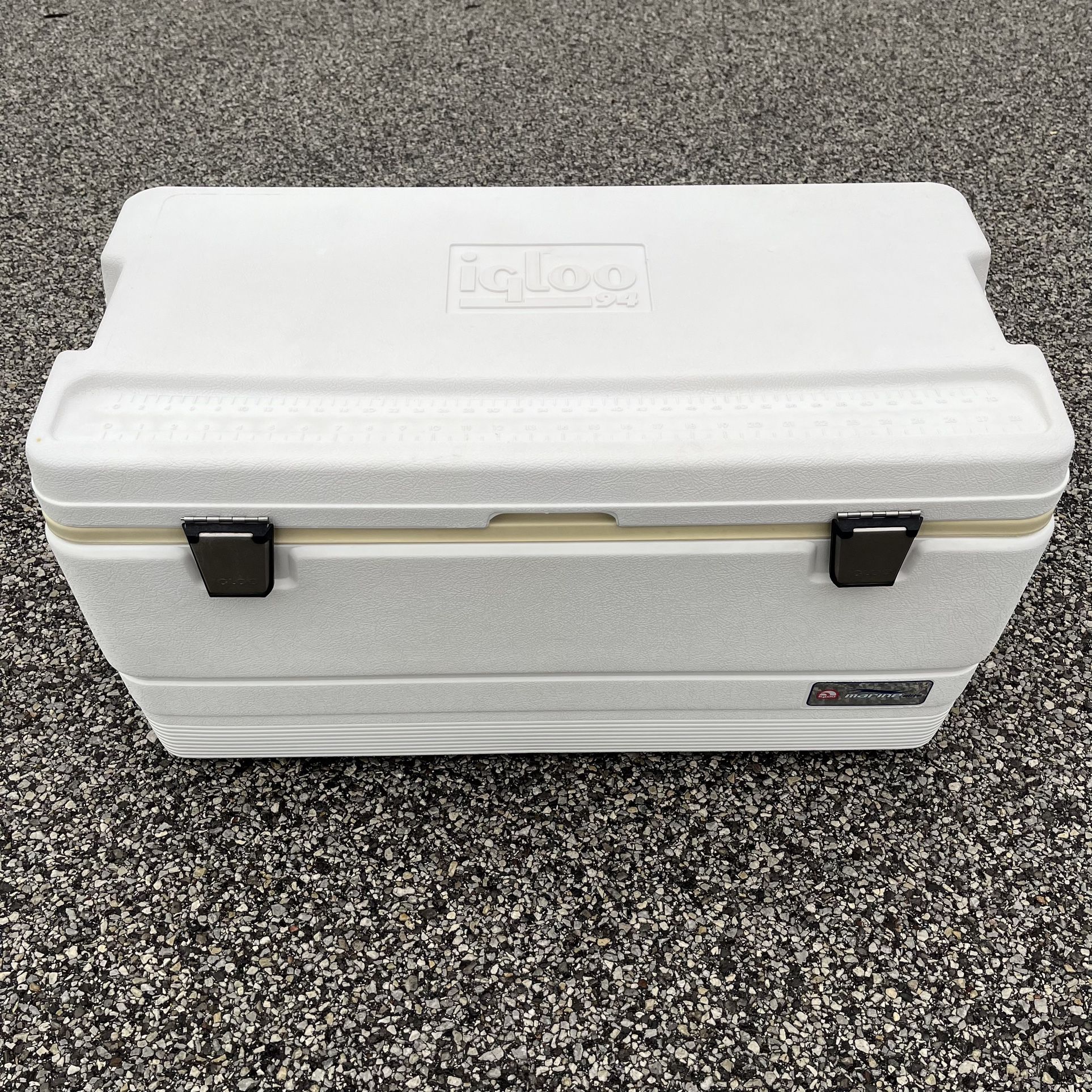 Igloo 94 Marine Elite Cooler