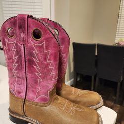 Size 8 Boots (9/10 condition)