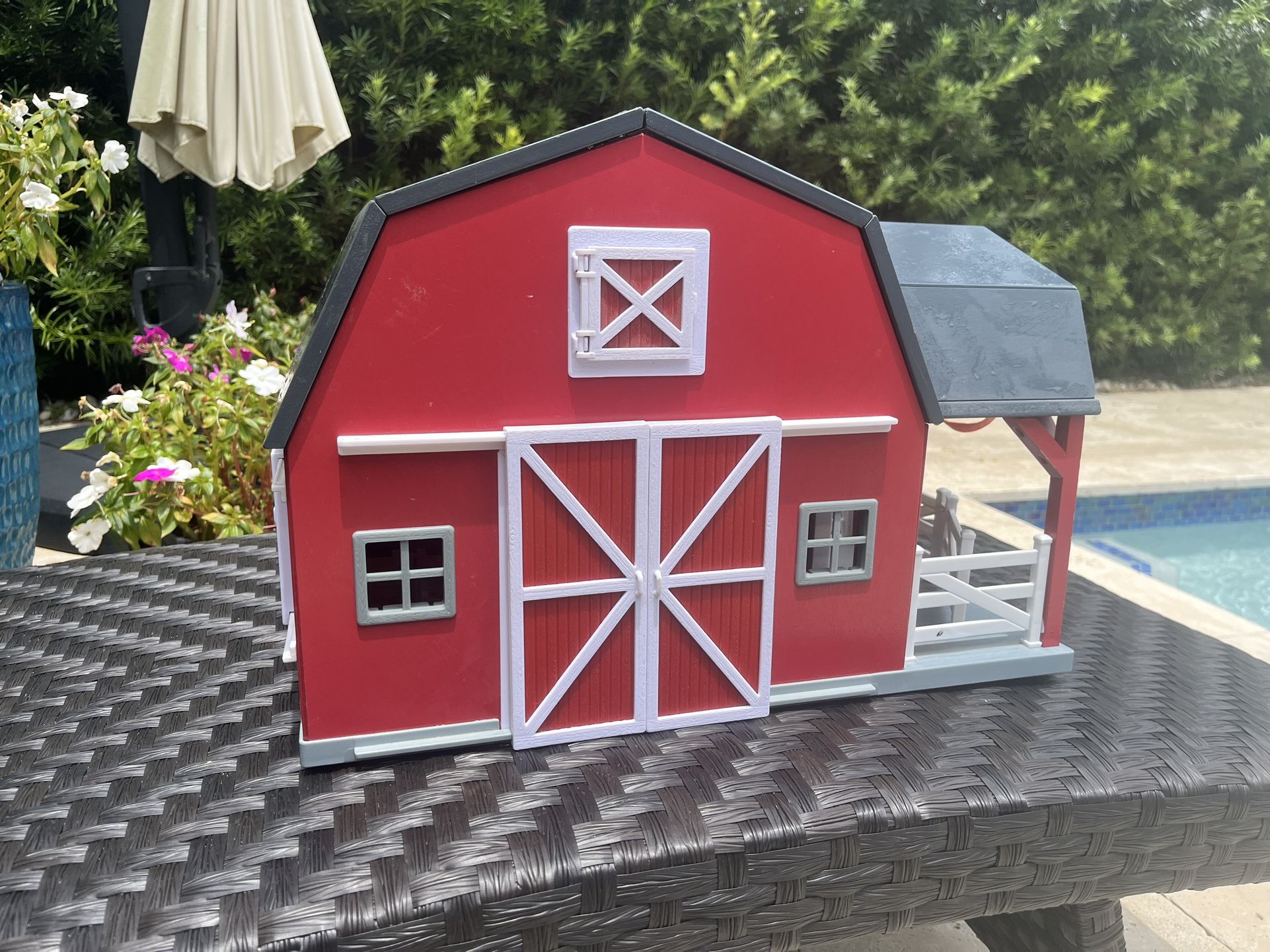 Terra by Battat: Toy Barn with animals and hay