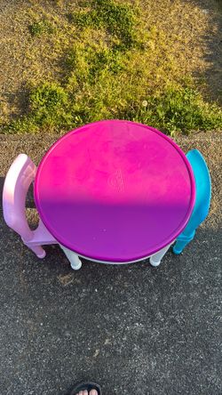 Little kid table.