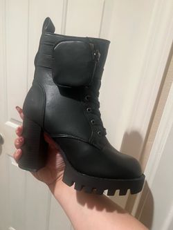 Black combat boot heels size 7