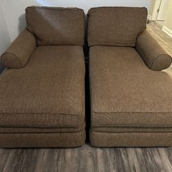 Brand New Loveseats ( Genuine Lazy Boy) MAKE ME AN OFFER!