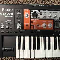 Roland SH-201 Virtual Analog Synth 49 Key w/bag