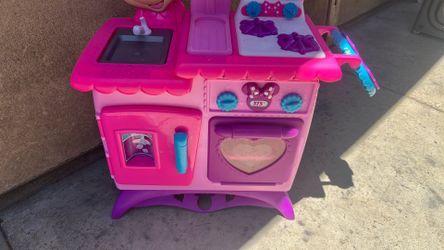 Disney cooking kitchen