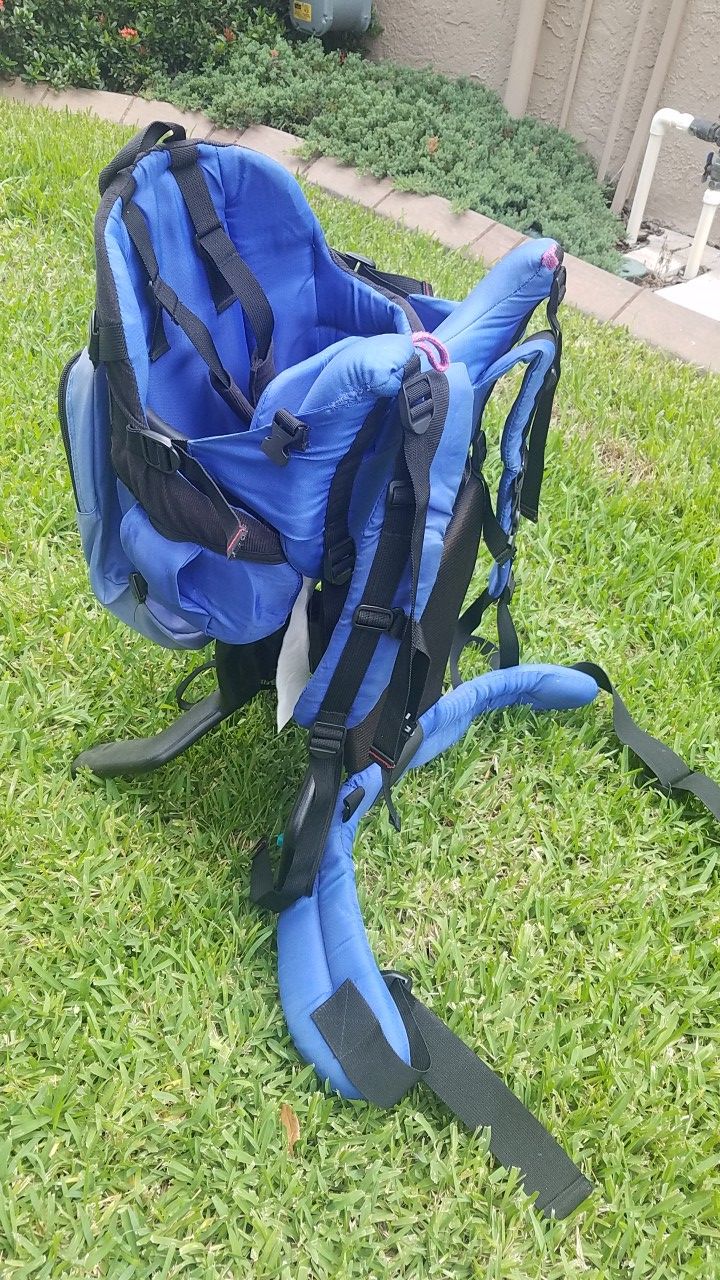 Hiking backpack to hold kids