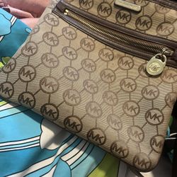 Michael Kors Cross Body Bag 