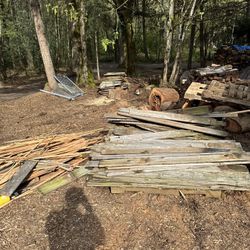 Free Wood / Fence Pickets