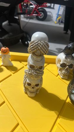 See No Evil Skull Stack Figurine