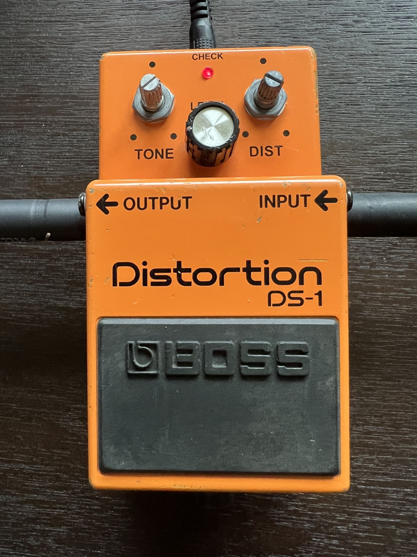 BOSS DS-1 Distortion Pedal (Version 1) display picture 1