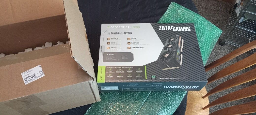 MSI VECTOR 16 Al & Zotec Gaming GeForce RTX