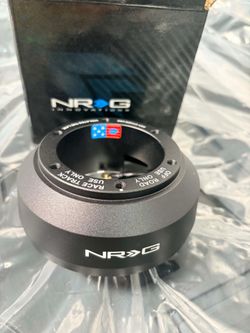 NRG INNOVATION SHORT HUB RACING STEERING WHEEL, BRAND NEW