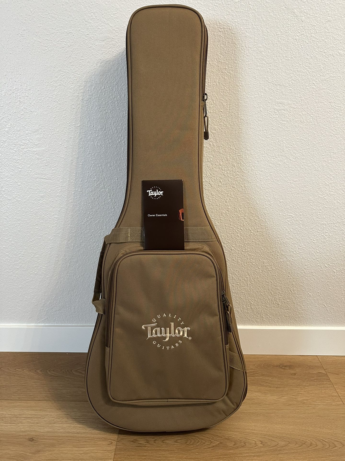 Taylor Acoustic Guitar Structured Case Gig Bag (New) For Dreadnaught