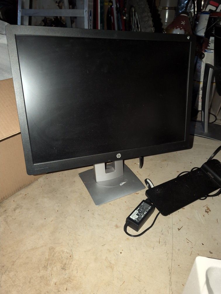 2 Hp Monitor With Docking Station
